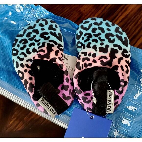NWT WATELVES TODDLER WATER SHOES - Picture 2 of 5